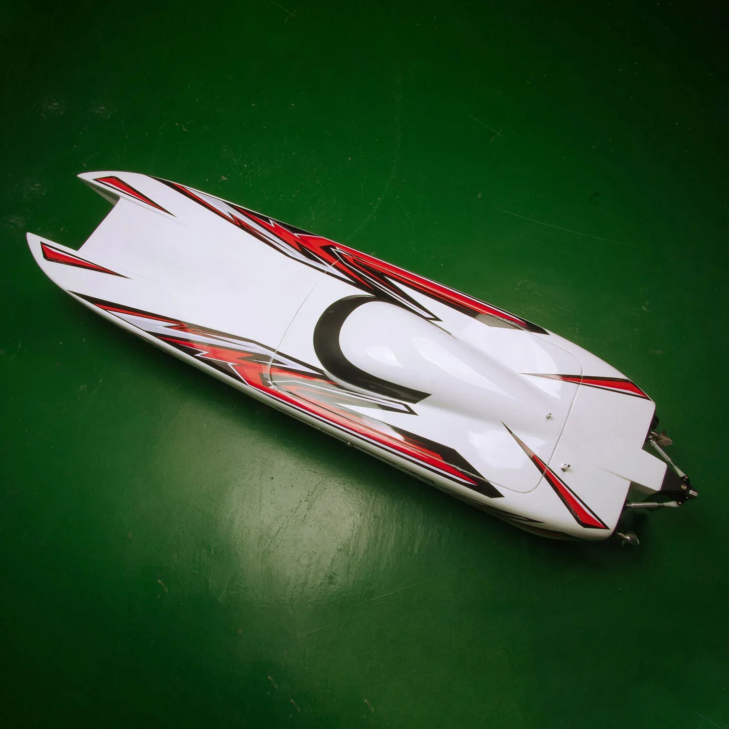 DTRC E33 Carbon Fiber RC Racing Boat | Kevlar Hull Brushless 120A ESC Cooling System RTR White/Blue